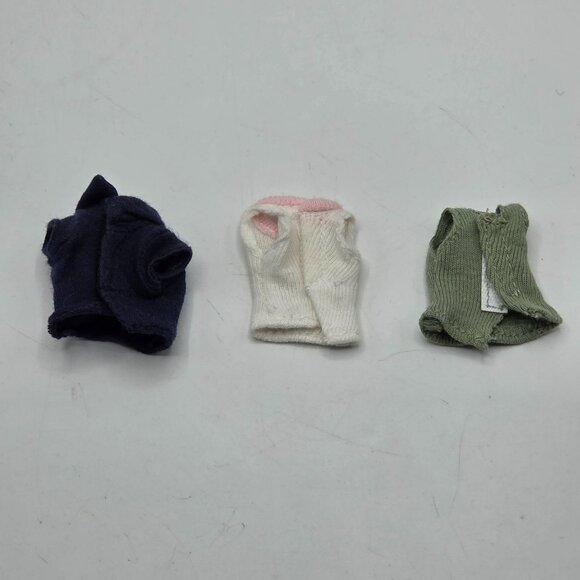 Bratz Doll Clothing Set: Bunny & Bubbles Top Green "Glam" Tank - Picture 6 of 7